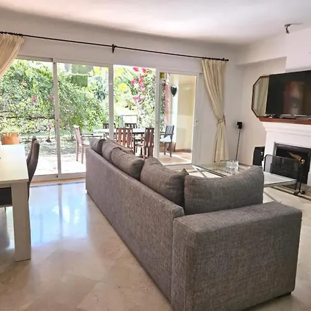 Amplia Casa En Zona Ideal - Pass The Keys * Marbella