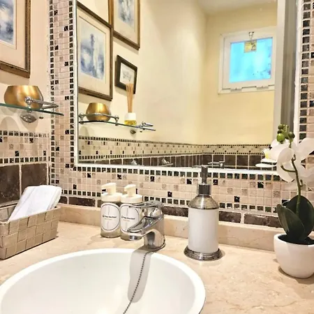 Amplia Casa En Zona Ideal - Pass The Keys Marbella